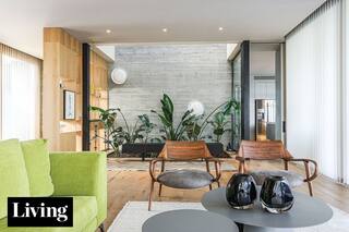 Mirá estos patios internos que traen aire, luz y organizan los ambientes