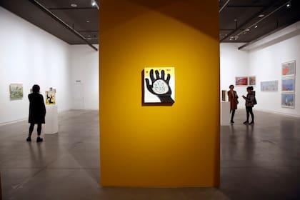 En el centro de la sala dividida en forma de cruz, una cúpula invoca el clima introspectivo de las catedrales