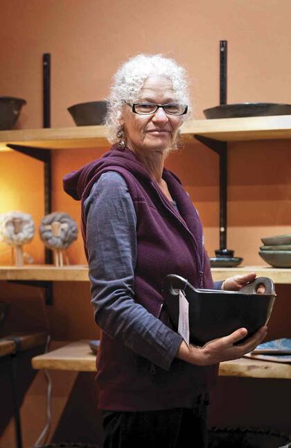 Sara Griskan, dueña de la tienda Los Olivos en San Javier.