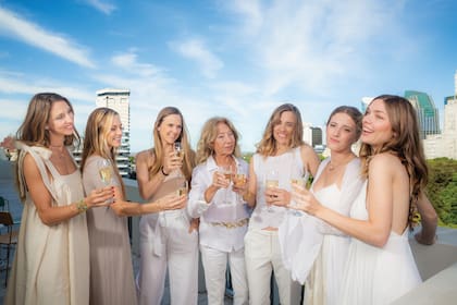 “Admiro de mis hijas su forma de vivir la maternidad. Son profesionales, pero la mejor ocupación que tienen ahora es ser mamás” (Laura)