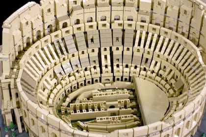 Lego replicó El Coliseo con 9036 piezas para capturar los detalles del histórico patrimonio italiano