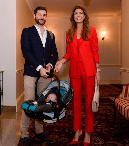 Con el mismo traje Awada (y otra blusa), el 25 de septiembre en Nueva York, en el marco de la Asamblea General de la ONU, junto a Clarke Gayford, el marido de Jacinda Ardern, primera ministra de Nueva Zelanda