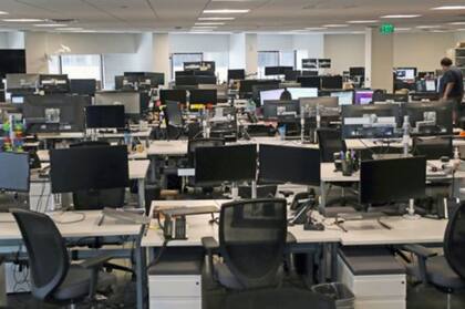 Muchas empresas debieron abandonar sus oficinas de golpe y buscan la forma de seguir operando