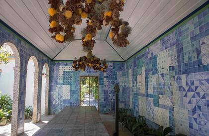 La casa del artista brasileño tenía plantas tanto en el jardín como dentro de la casa.