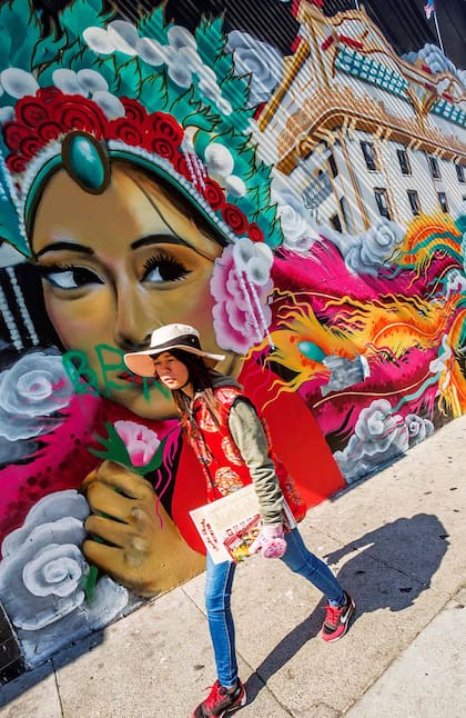 Arte callejero en Chinatown, el primer barrio chino de Estados Unidos, y el más grande también.