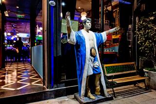 Maradona, Rodrigo, Sofovich: historias del mítico restaurante El Corralón