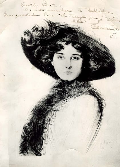 Una postal dedicada en la que le decía: “Querida Rosita: de este sombrero de hallada me quedaba bien “du temps que j’étais belle”. Cariños, V.”