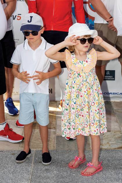 Los “principitos” Jacques y Gabriella estuvieron junto a su madre tanto en la largada como en la meta