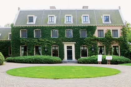 Panorámica de Villa Eikenhorst, en Wassenaar, que fue la casa de Guillermo, Máxima y sus hijas durante quince años, desde que se casaron en 2002 hasta hace muy poco tiempo.