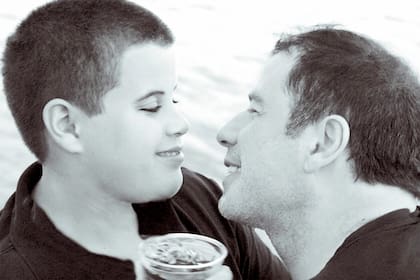 Travolta junto a su hijo Jett, quien murió en 2009, a los 16 años