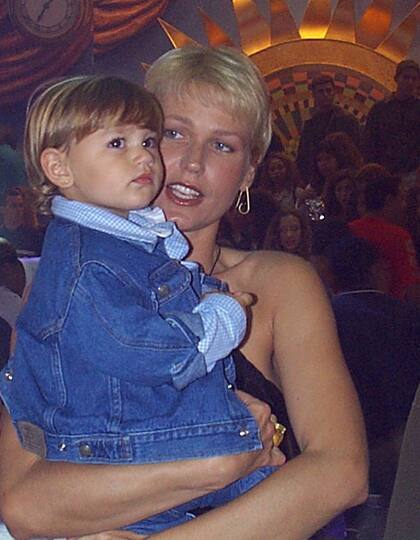 Xuxa siempre se mostró orgullosa de su heredera, a quien adora y con quien siempre se mostró muy unida. Incluso, años atrás la incluyó en dos de sus películas