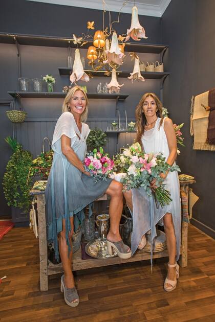 Licenciada en Economía Agropecuaria, la novia de Cristiano Rattazzi trabajó toda su vida en la empresa agrícola de su padre. Hace dos años, se mudó definitivamente a Buenos Aires (durante los primeros siete años de su noviazgo con el empresario iba y venía a Rosario).