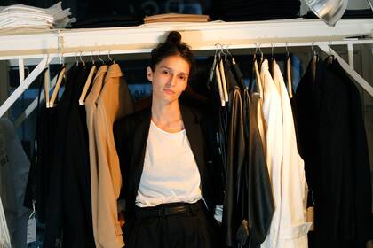 Su línea de sastrería es una colección no gender compuesta por tan solo 128 piezas