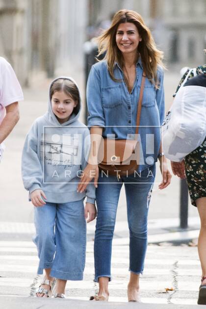 Juliana conoce París como la palma de su mano. Cuando trabajaba en Awada viajaba con su madre para cada temporada