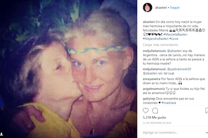 Alex también celebra a través de las redes sociales cada cumpleaños de Marcela