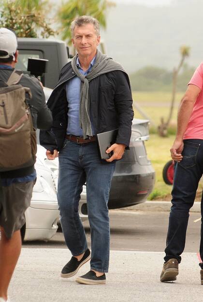 Mauricio y Juliana se despidieron de Punta del Este el martes 25. En el aeropuerto de Laguna del Sauce tomaron un vuelo privado que los trajo de vuelta a Buenos Aires.