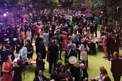 Los novios ofrecieron un cóctel en los jardines de Liria, uno de los parques privados más espectaculares de Madrid, diseñado por el paisajista francés Jean-Claude Nicolas Forestier.