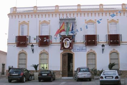 El Ayuntamiento de Granja de Torrehermosa, en la localidad de Badajoz, de donde es natural la novia.