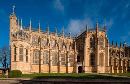 Escenario de bautismos, bodas y funerales reales, se ubica en el ala inferior del Castillo de Windsor y está llena de recuerdos para la Familia Real Británica