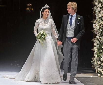 Sassa de Osma lució la tiara de platino y diamantes que antes usaba Chantal Hochuli, la madre de su marido, y más tarde la princesa Carolina de Mónaco, segunda mujer de su suegro.