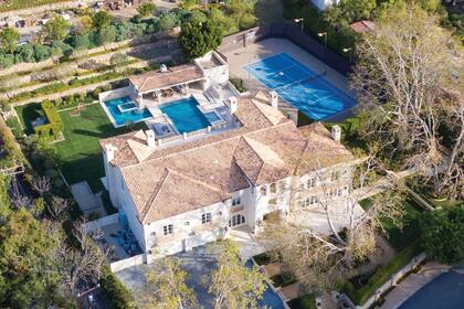 La mansión en la que se habría interesado el matrimonio. Harry sería ahora el “príncipe” de Bel Air, el exclusivo barrio de Los Ángeles.