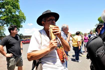 La música estuvo presente en el sepelio del charanguista, que murió el lunes a los 80 años