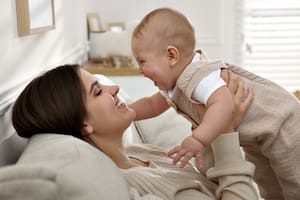 El ranking de los 15 nombres de bebés más elegidos en 2025 y los más populares de los últimos años