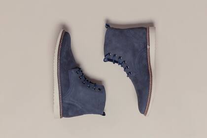 Acordonadas en nobuck, con suela de goma (Hush Puppies, $ 4500).