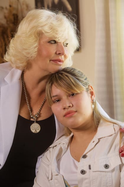 "A Vero le encanta usar mis tacos y pintarse los labios de rojo. Es coqueta como yo”, dice la artista.