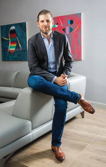 Eric –el tercer hijo de Donald e Ivana Trump– recibe a ¡Hola! Argentina en el showroom de la Trump Tower, ubicada en la parada 9 de La Brava. Confiesa que espera con muchas ganas el verano próximo, cuando visite Punta del Este con las primeras unidades de lujo habitadas.