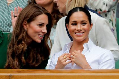 Kate middleton y Meghan Markle se esforzaron mucho cuando tuvieron que hacer los primeros regalos al ingresar a la familia real