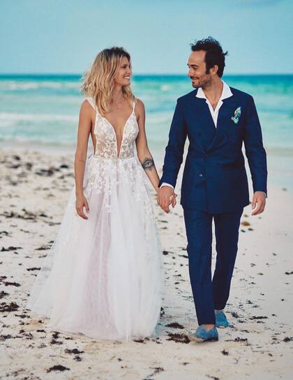 Liz Solari y Walter Fara eligieron las playas de México para sellar su amor. En junio, habían hecho la ceremonia civil en Italia.