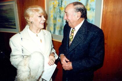 Nelly Prince y Luis Valenti, su segundo marido, con quien compartió numerosos viajes por el mundo