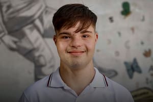 Tiene síndrome de Down y ganó una difícil pulseada para volver a un colegio común