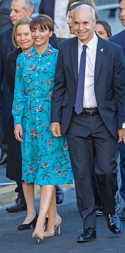 A su llegada, ambos matrimonios recibieron los honores de la Fanfarria Alto Perú y del Regimiento Granaderos a Caballo General San Martín.