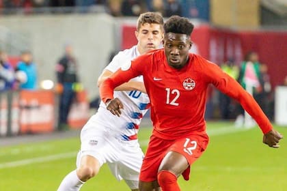 El lateral del Bayern Munich fue el futbolista más joven en debutar en su selección