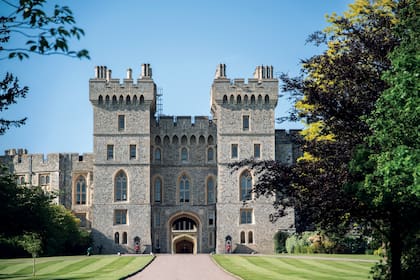 Tras la confirmación de que el príncipe Carlos había dado positivo en su test de coronavirus, desde Palacio recomendaron a la Reina recluirse en el castillo de Windsor.