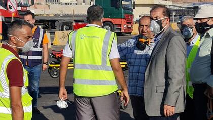 El Primer ministro jordano, Bicher Al-Khasawneh se dirigió al lugar momentos después del incidente