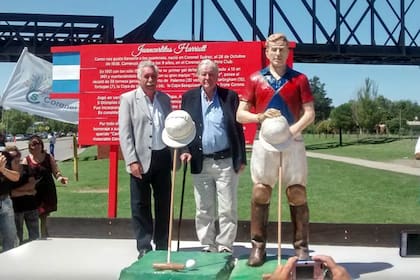 El homenaje en Coronel Suárez, en febrero de 2017: la inauguración de la estatua