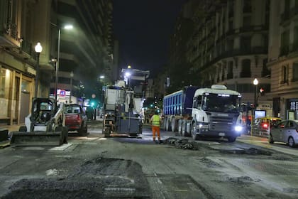 Las obras, que se realizan por lo general durante la noche para no entorpecer la rutina o el tránsito en los barrios, se extenderán hasta el 28 de febrero, en coincidencia con el fin de las vacaciones de verano para la mayoría de los porteños y la vuelta del caudal tradicional del tránsito (Gentileza Gobierno de la Ciudad)