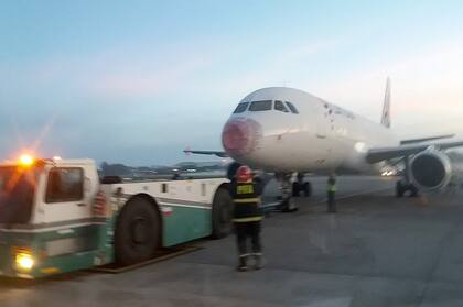 El avión de Latam tuvo un hundimiento del radar y una rajadura en el parabrisas