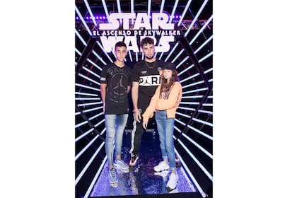 Dante Spinetta junto a su hijos Vida y Brando