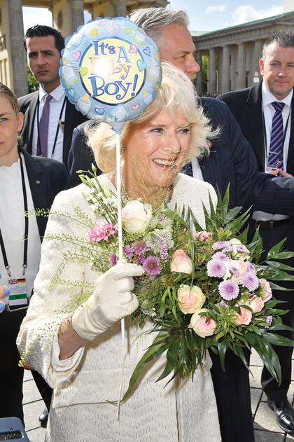 Camilla prometió darles a los duques todos los presentes que recibió para Archie.