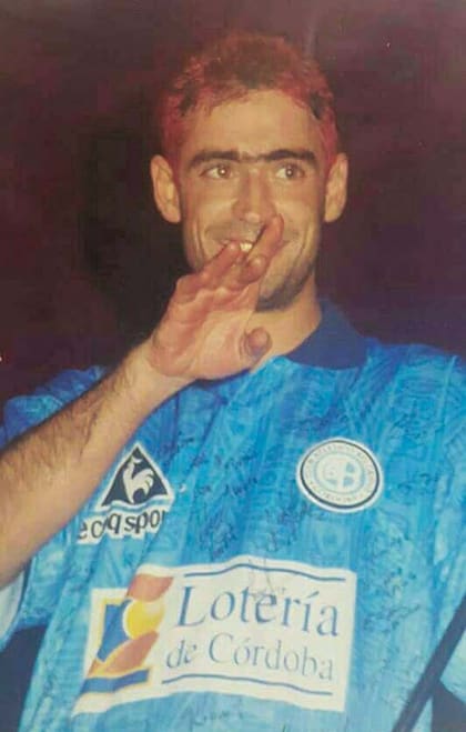 Fanático de Belgrano de Córdoba, Rodrigo solía mostrar orgulloso la camiseta que todos los jugadores habían firmado para él.
