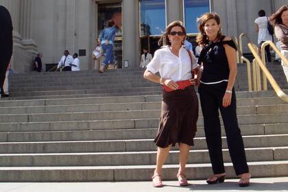 Un recuerdo de 2007 de uno de sus viajes a Nueva York, donde tenía un departamento, junto a su amiga de la infancia Mónica Martin, compañera del colegio Jesús María.