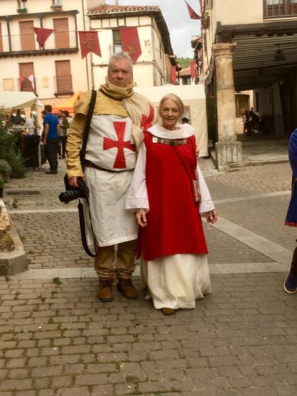 El fotógrafo de la boda también asistió al enlace siguiendo el dress code del evento. La escritora y socióloga argentina, Susana Salquin dijo presente.