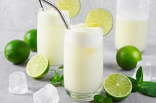 Limonada con leche condensada