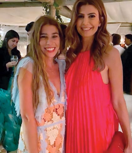 La instagrammer China Calé, invitada al casamiento de la hija de Nicolás Caputo, inmortalizó la presencia de los Macri en la fiesta a través de sus stories. Y le pidió a Juliana que posara en una foto con ella