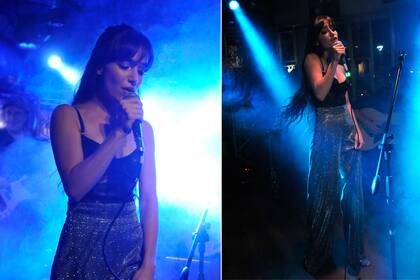 Brenda Asnicar cantando durante su show