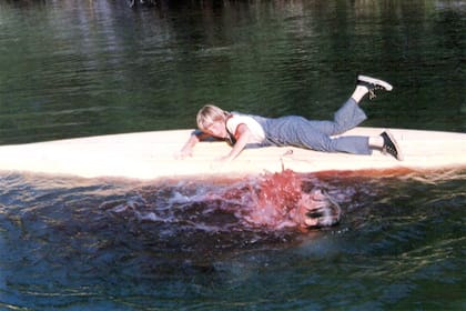 Niños y adultos, todos eran potenciales víctimas para las sanguinarias pirañas